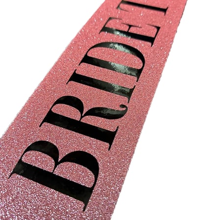Pembe Üzeri Siyah Büyük Bride To Be Yazılı Simli Işıltılı Kuşak Kemer 10 Cm Genişlik
