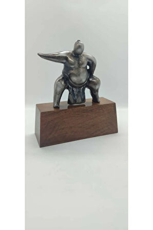 Pirinç Sumocu Heykeli