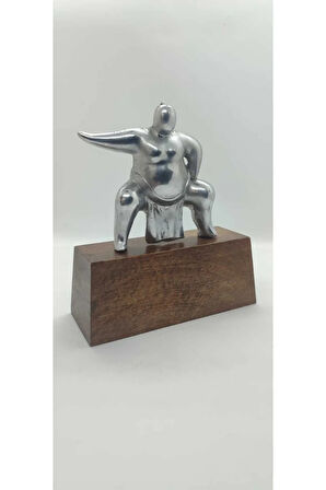 Pirinç Sumocu Heykeli