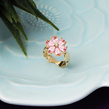 Pembe Taşlı Çiçek Altın Yüzük