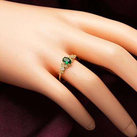 14 Ayar Çiçek Motifli Yeşil Taşlı Altın Yüzük