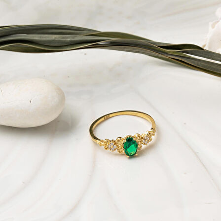 14 Ayar Çiçek Motifli Yeşil Taşlı Altın Yüzük