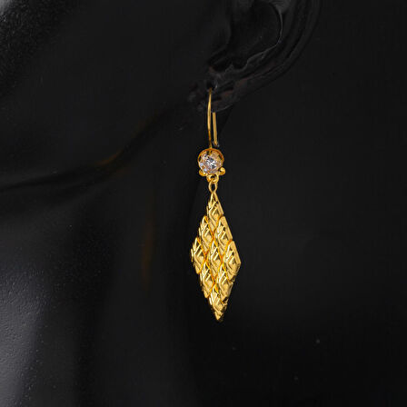 14 Ayar Baklava Desenli Sallantılı Altın Küpe