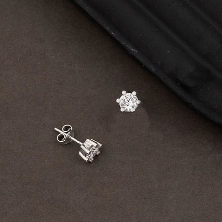 0,80 ct. 6 Tırnaklı Mozanit Altın Küpe