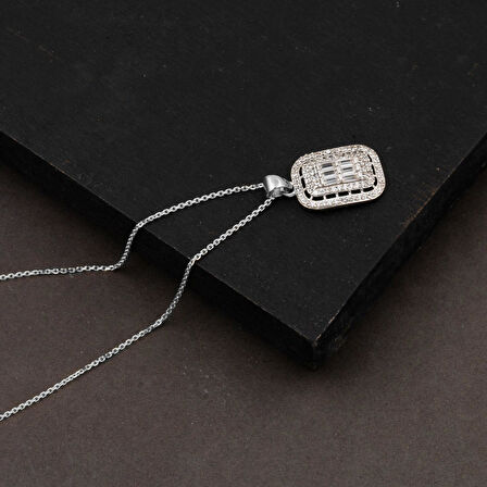 Parçalı Baget Taşlı Beyaz Altın 14 Ayar Kolye