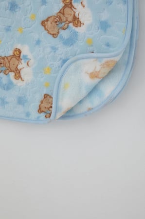 Breeze Golden Yenidoğan Bebek Battaniyesi Emboss Kabartma Ayıcık Desenli Mavi