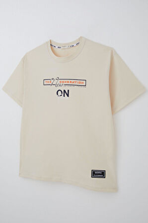 Breeze Erkek Çocuk Tişört Yazı Baskılı Arma Detaylı 9-14 Yaş, Krem