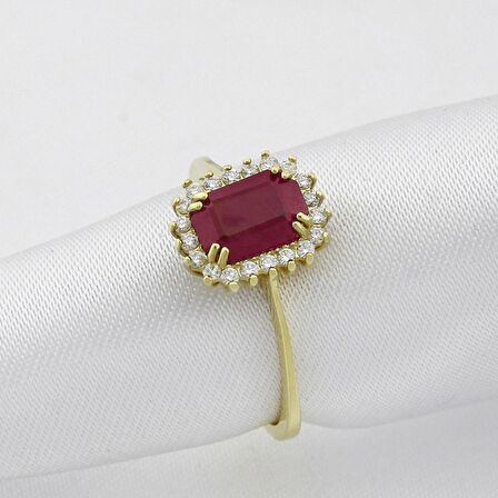 Klasik Anturaj Emerald Kesim Yakut Yüzük