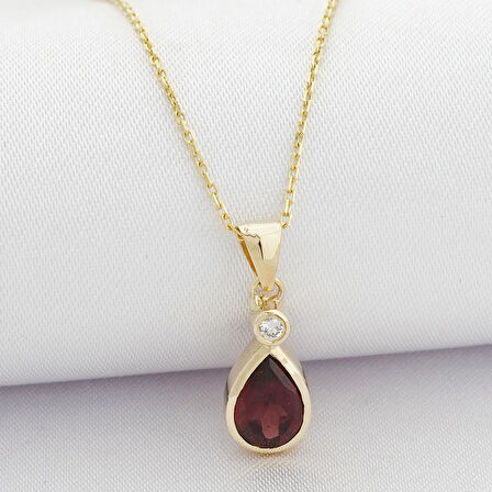 Damla Garnet Tektaş Kolye