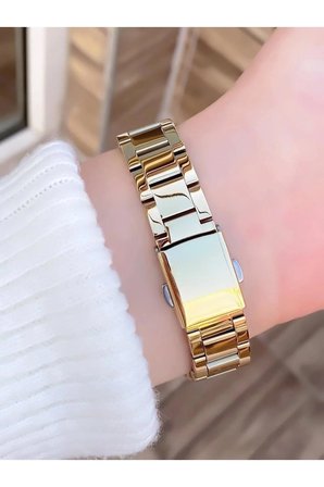 Ferrucci Kadın Kol Saati Altın Renk Yuvarlak Kasa Çelik Kordon 33 MM Mineral Cam Pilli Mekanizma 3 ATM Su Geçirmezlik