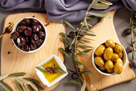 Marmarabirlik Teneke 291-320 Hususi Az Tuzlu Siyah Zeytin 5.000 Gr 