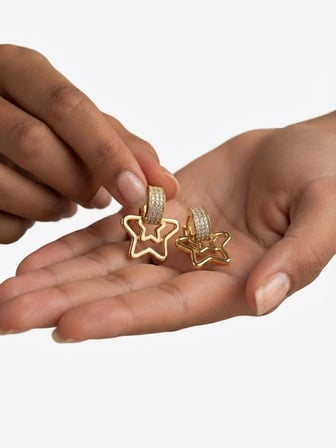 Gold Renk Çelik Zirkon Taşlı İçi İçe Çift Yıldız Küpe