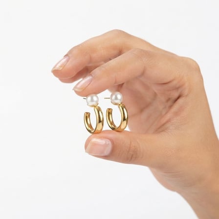 Paslanmaz Çelik Gold Renk İnci Detaylı Kadın Küpe