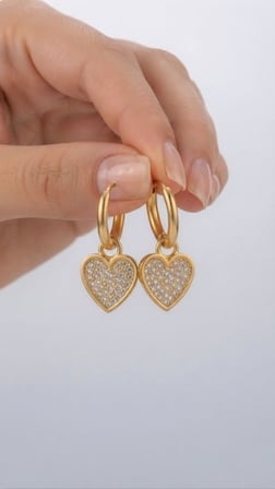 Zirkon Taşlı Kalp Sallantılı Gold Renk Çelik Küpe