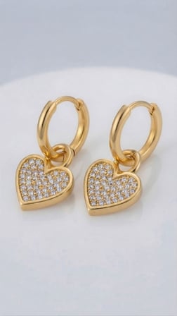 Zirkon Taşlı Kalp Sallantılı Gold Renk Çelik Küpe