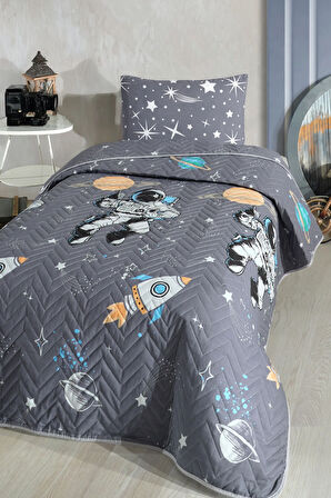 Astronot Desenli Çocuk-Genç Odası Tek Kişilik Pike-Yatak Örtüsü Takımı 160 x 230 Cm (ÇARŞAFSIZ)