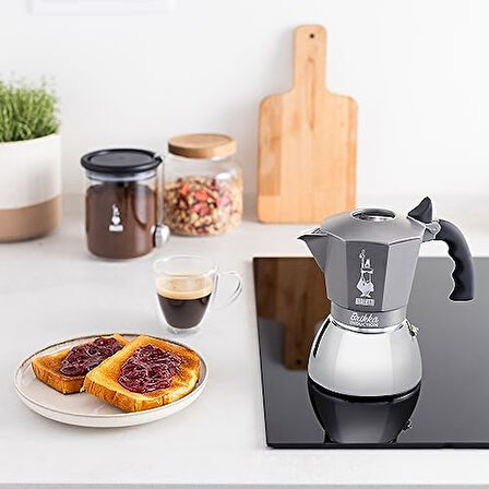 - Brikka İndüksiyon: 4 Cups Ocak Üstü Espresso Pişirici | 160ml | Gri Renk | Çift Katmanlı Gövde | Termoplastik Sap | Patentli Güvenlik Valfi | İndüksiyon Ocak Türleri İçin Uygundur