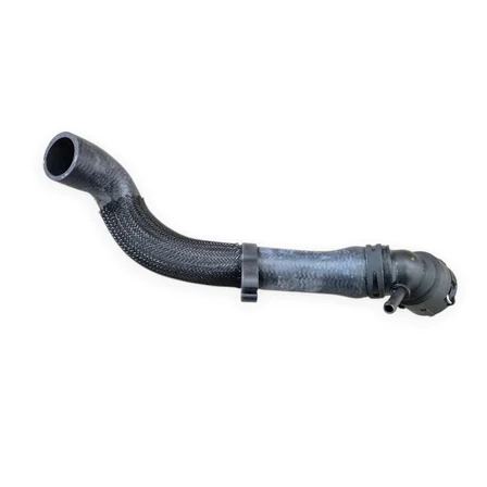 VW Polo 2002-2005 1.4 Benzinli Motor Radyatör Üst Hortumu 6Q0122101AQ