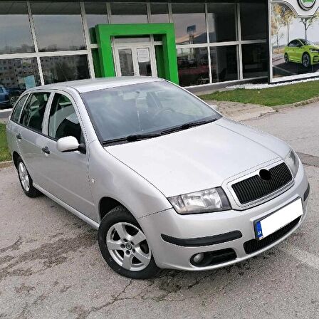 Skoda Fabia 1 2000-2008 Sağ Ön Far Lambası İçi Siyah Tip 6Y1941016P