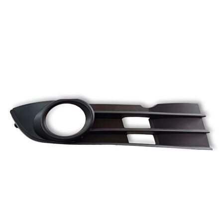 VW Touran 2009-2010 Ön Tampon Sağ Sis Farı Çerçevesi 1T0853666P