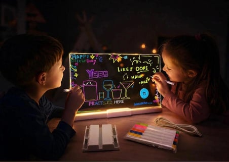 Nvg 12 İnç LED Işıklı Çizim Tahtası 20x30 cm USB Beslemeli Yazı Panosu Ayarlanabilir Stant 7 Renk Kalem Hediyeli Eğitici Oyuncak
