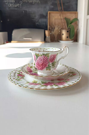 November Flower of The Month Chrysanthemum Cup and Saucers 3 Pcs