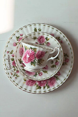 November Flower of The Month Chrysanthemum Cup and Saucers 3 Pcs
