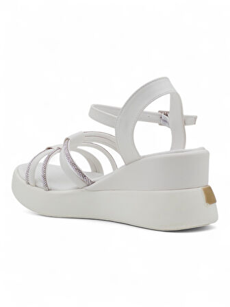 BERK POLİ TABAN TAŞLI KADIN SANDALET BEYAZ