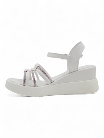 BERK POLİ TABAN TAŞLI KADIN SANDALET BEYAZ