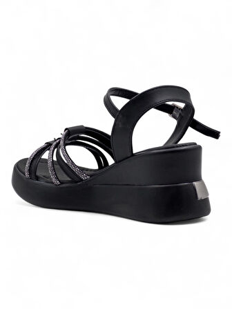 BERK POLİ TABAN TAŞLI KADIN SANDALET SİYAH