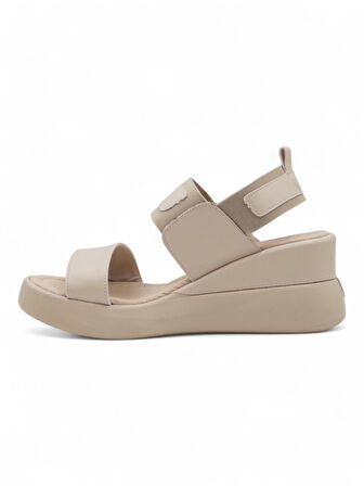 BERK POLİ TABAN LASTİKLİ KADIN SANDALET KREM