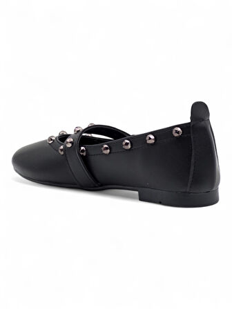 KAYGISIZ ZIMBA DETAYLI TOKALI KADIN BABET SİYAH