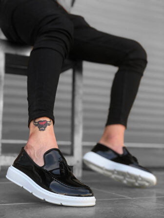 Pabucmarketi Bağcıksız Püsküllü Erkek Ayakkabı SİYAH RUGAN (BEYAZ TABAN)