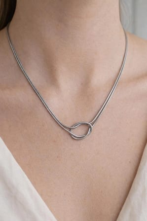 Özel Seri Kadın Silver Gümüş Renk Düğüm Detaylı 45 Cm Çelik Kolye