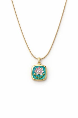 Vintage İncili Kare Pembe Lotus Çiçeği Motifli Kabartma Manzara Tasarım Kadın Çelik Kolye