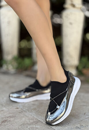 Pabucmarketi Platin Rugan Streş Detaylı Kadın Sneaker Ayakkabı
