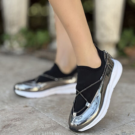 Pabucmarketi Platin Rugan Streş Detaylı Kadın Sneaker Ayakkabı