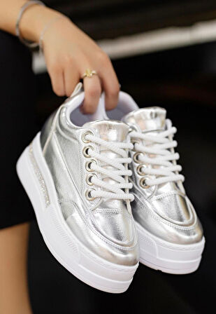 Pabucmarketi Gümüş Gri Rugan Bağcıklı Kadın Sneaker Ayakkabı