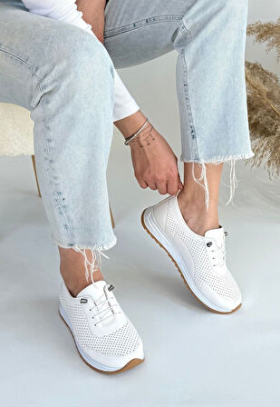 Pabucmarketi Beyaz Suni Deri Bağcıklı Kadın Spor Ayakkabı