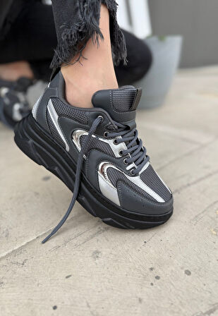 Pabucmarketi Gri Suni Deri Gümüş Detaylı Kadın Sneaker Ayakkabı