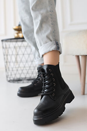 Pabucmarketi Kadın Siyah Bağcıklı Günlük Bot