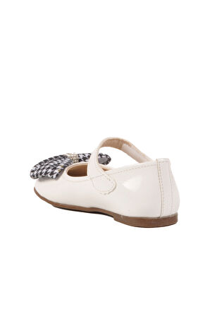 Aspor Beyaz Rugan Kurdeleli Hafif Kız Çocuk Babet