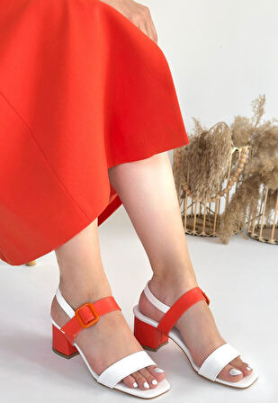 Pabucmarketi Beyaz Turuncu Detaylı Kadın Topuklu Sandalet