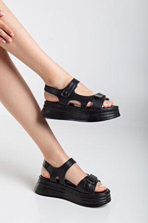 Pabucmarketi Siyah Cırtlı Kadın Düz Sandalet