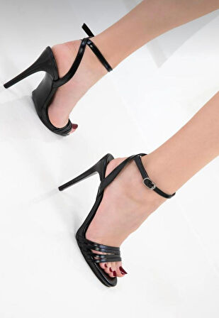 Pabucmarketi Siyah Kadın Topuklu Sandalet