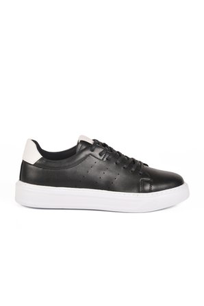 Aspor Siyah Beyaz Bağcıklı Erkek Sneaker