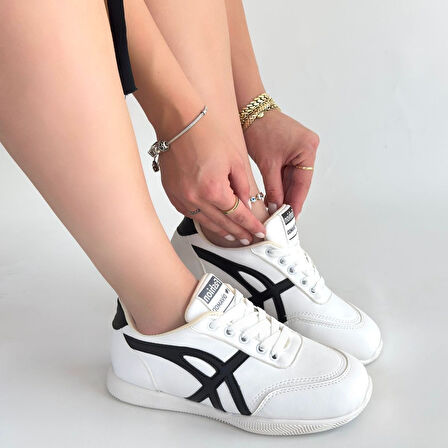 Pabucmarketi Beyaz Siyah Detaylı Bağcıklı Kadın Spor Ayakkabı