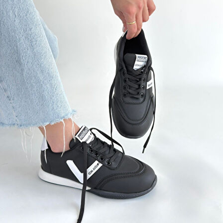 Pabucmarketi Siyah Beyaz Detaylı Bağcıklı Kadın Spor Ayakkabı