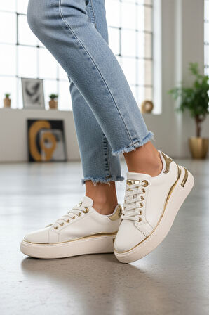 Aspor Beyaz Bağcıklı Kadın Sneaker