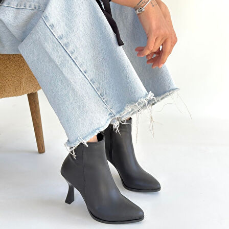 Pabucmarketi Siyah Kadın Topuklu Bot